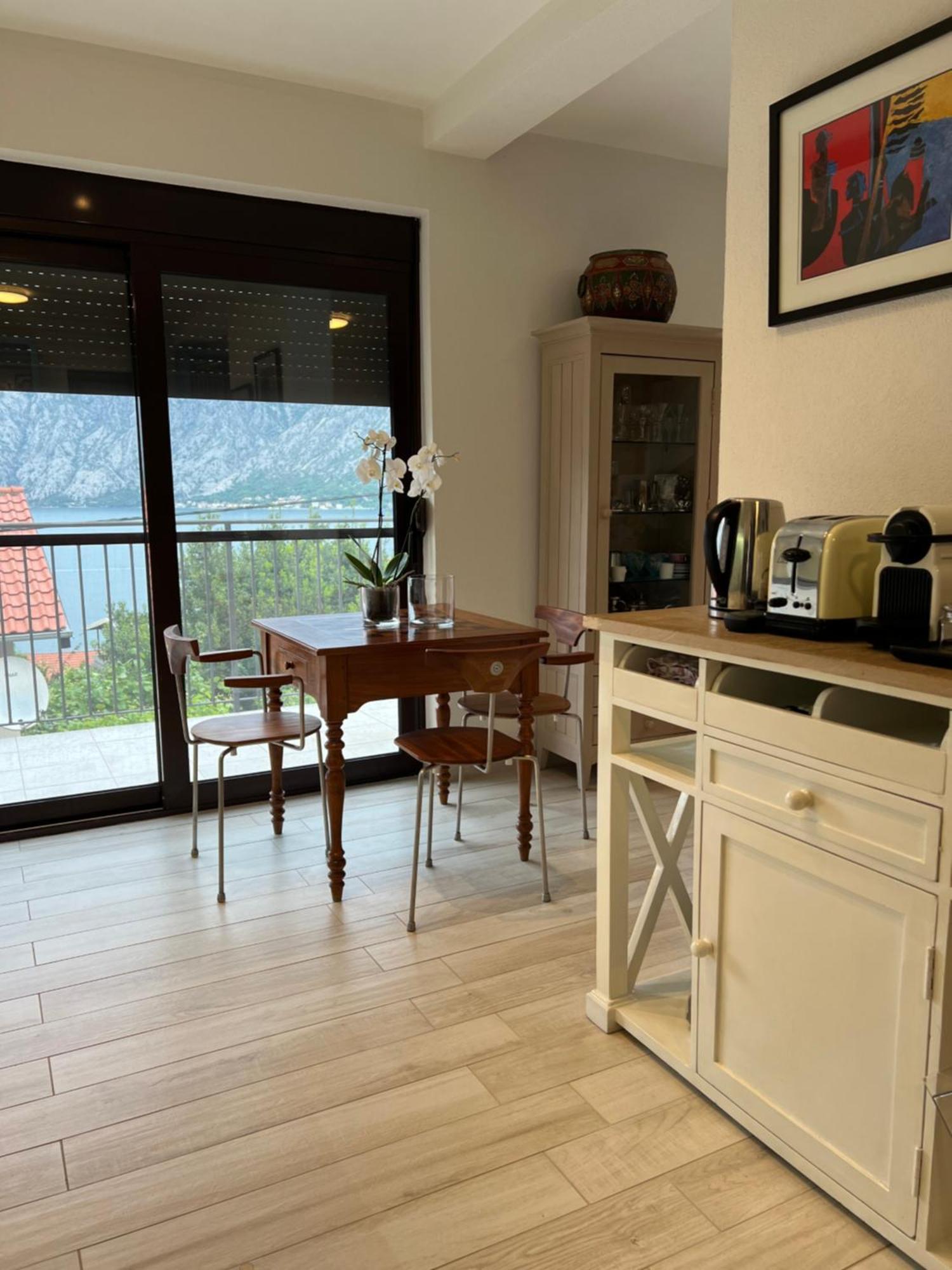 Appartamento Salice Prčanj